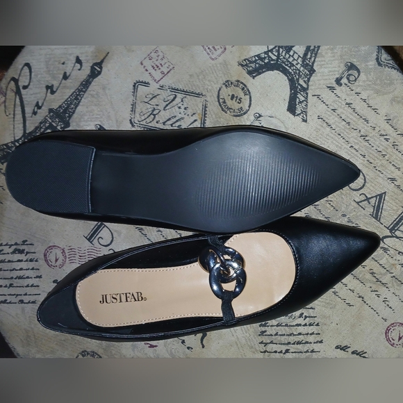 Pointed toe flats - Picture 2 of 2